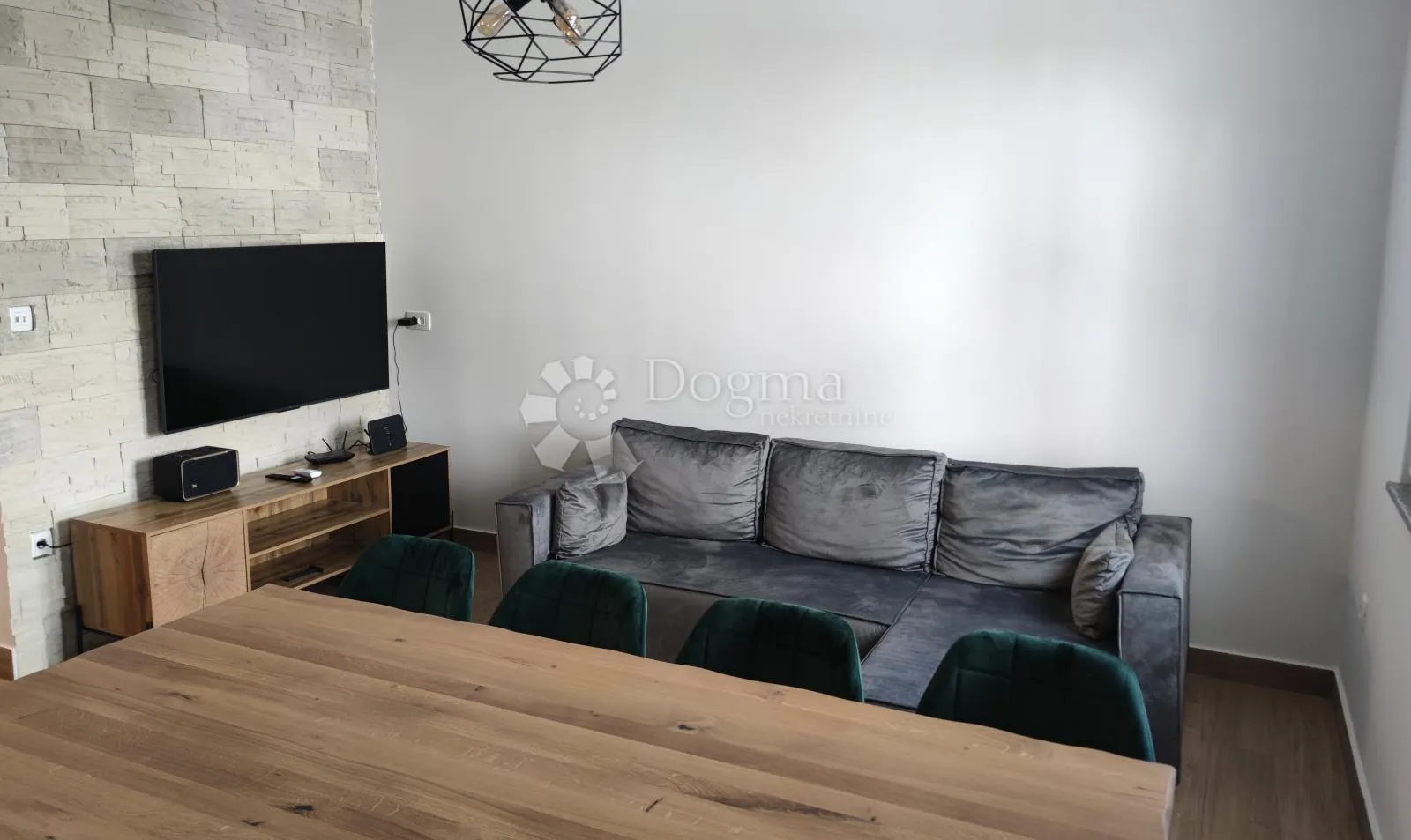 kuća na samo 20 m od uređene plaže! - slika 4