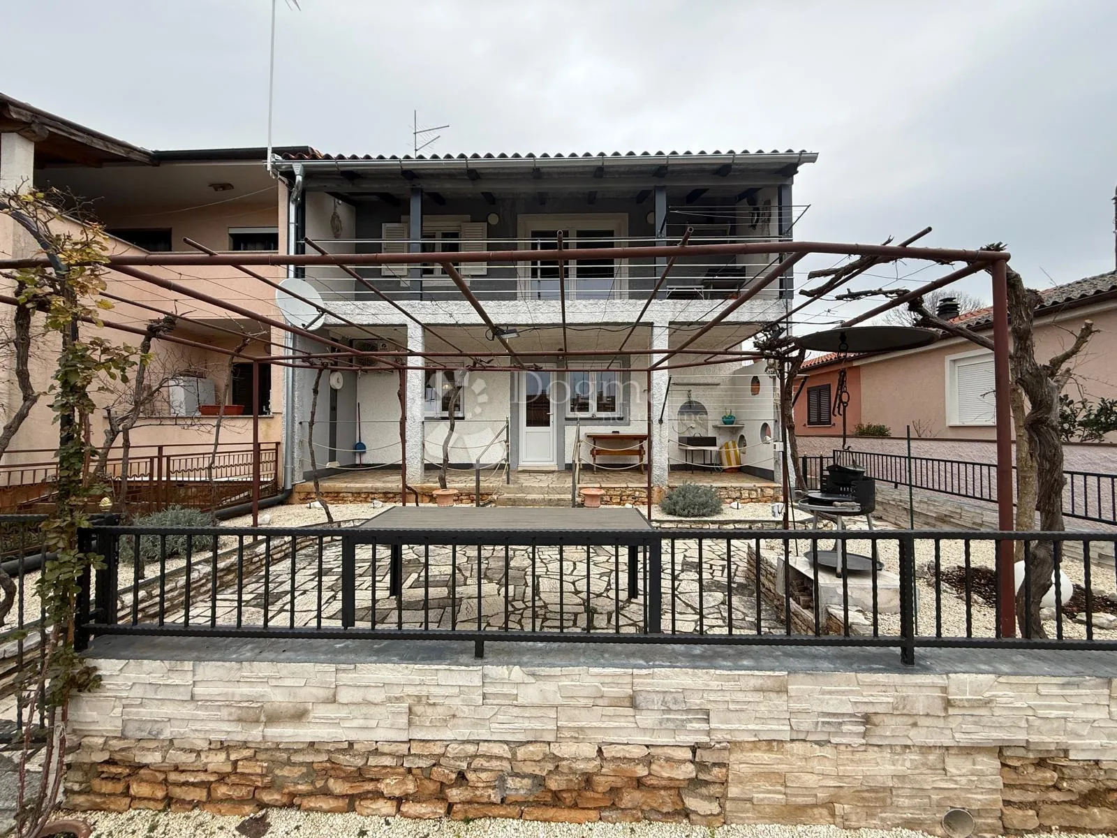 kuća s 2 stana - 300 m od mora - slika 28