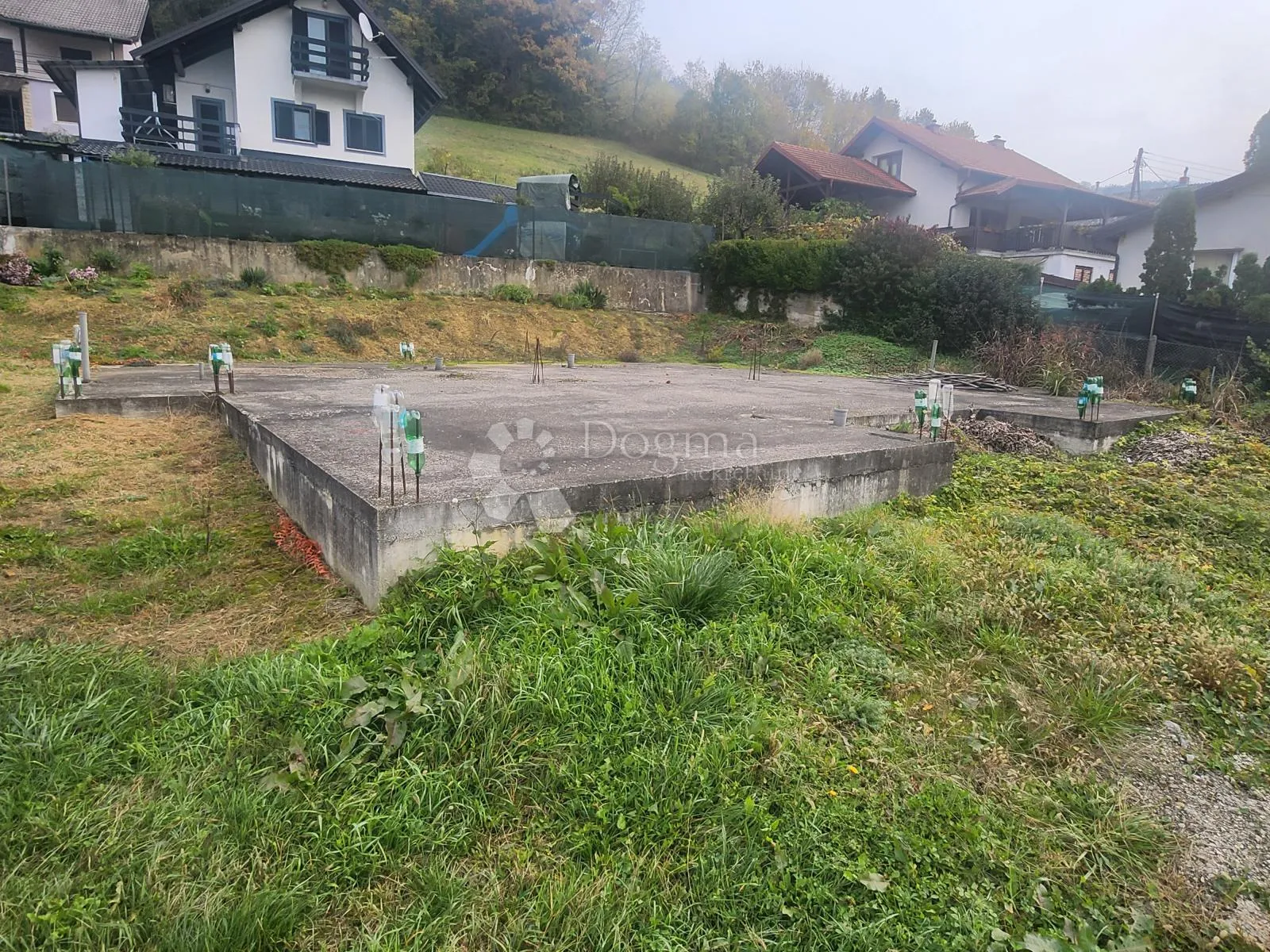 građevinsko zemljište 568m² sa idejnim projektom i građevinskom dozvolom - slika 7