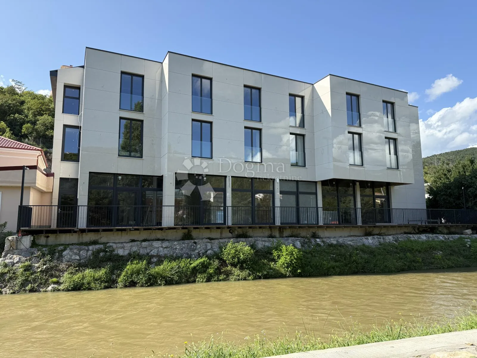 hotel 4* apartman 300m od mora - slika 4