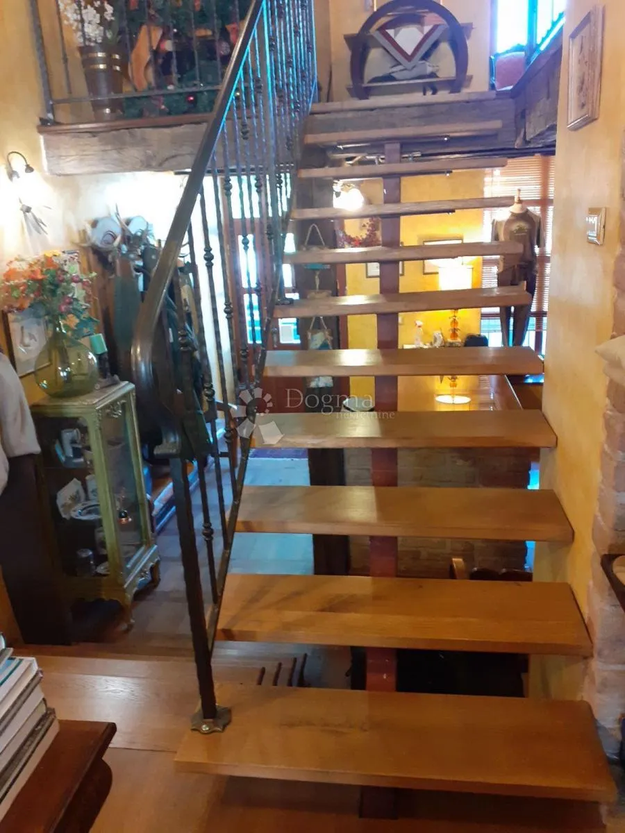 vintage poslovni prostor s galerijom, potpuno namješten – centar rijeke - slika 5