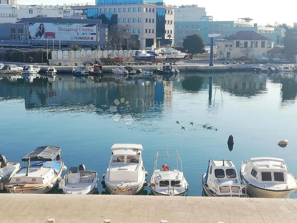 zadar, poluotok, posebna zgrada - slika 4