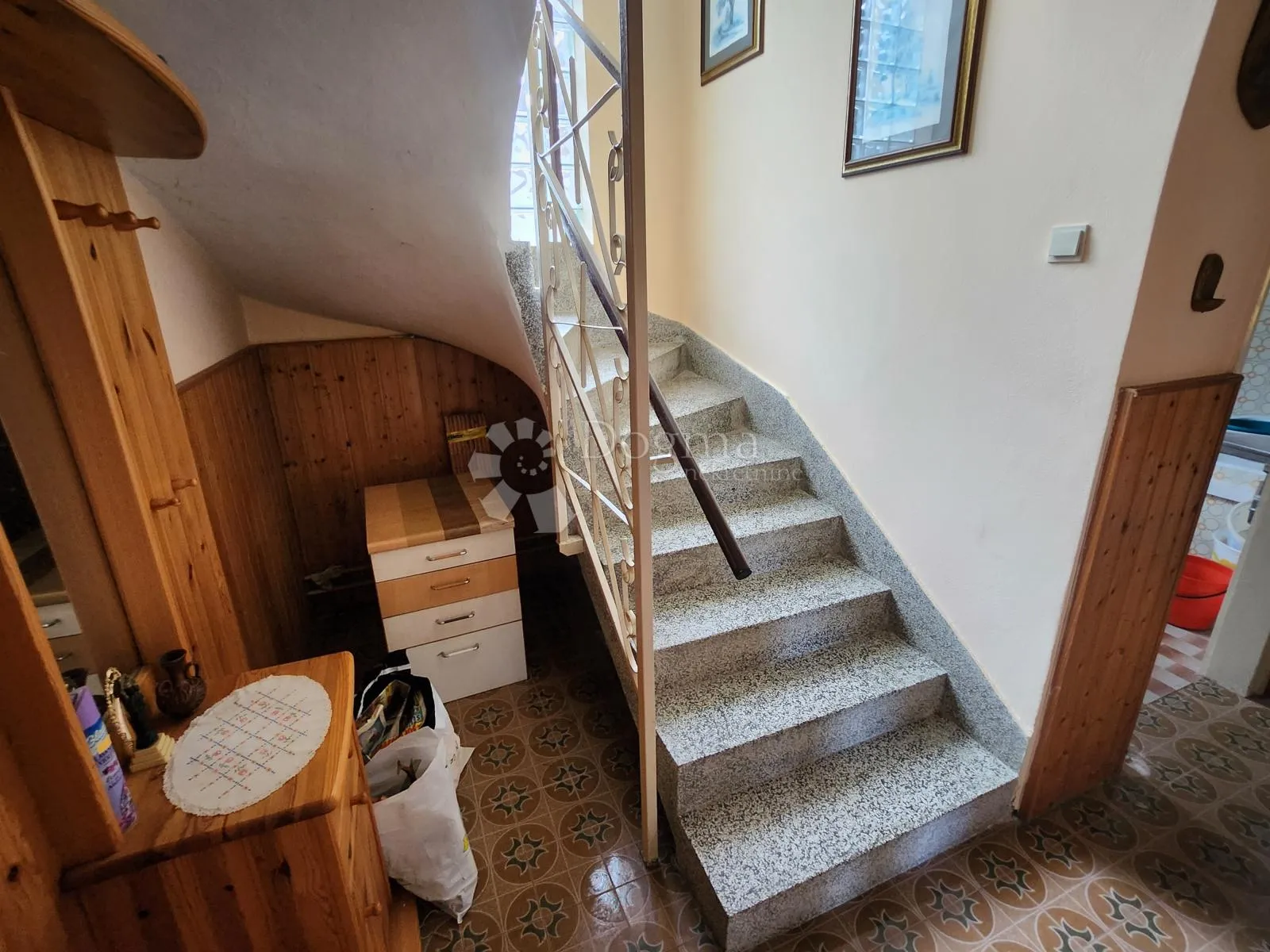 kuća 218m² sa pomoćnim objektima u mirnom mjestu nadomak zlatara - slika 18