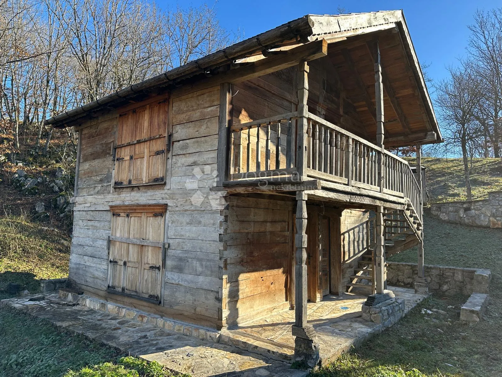 difuzni hotel autohtone kamene kuće 10+1 - slika 18
