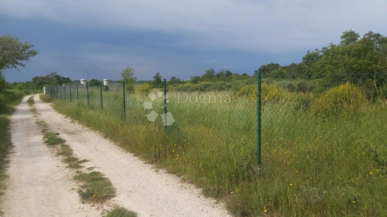 prostrano poljoprivredno zemljište s priključkom vode - slika 4