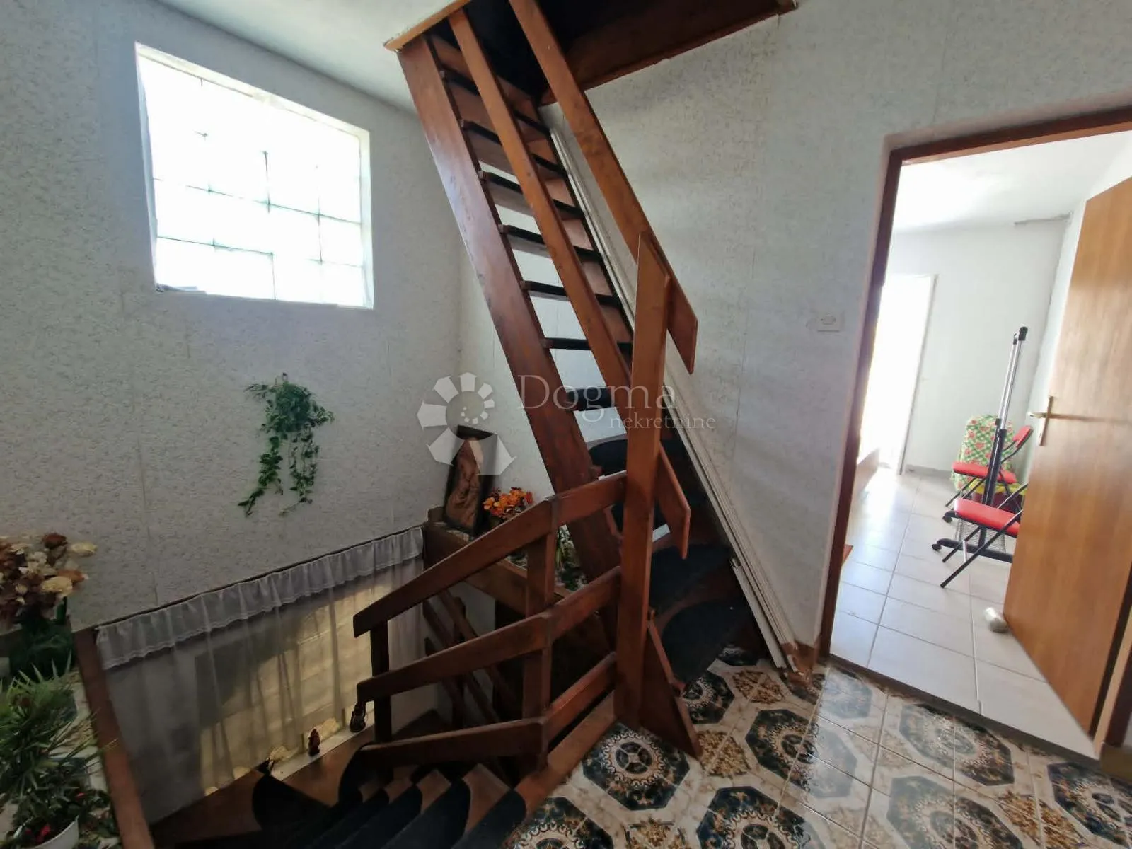 pag - kuća s 2 apartmana 282,80 m2 - 250 m od mora - slika 35
