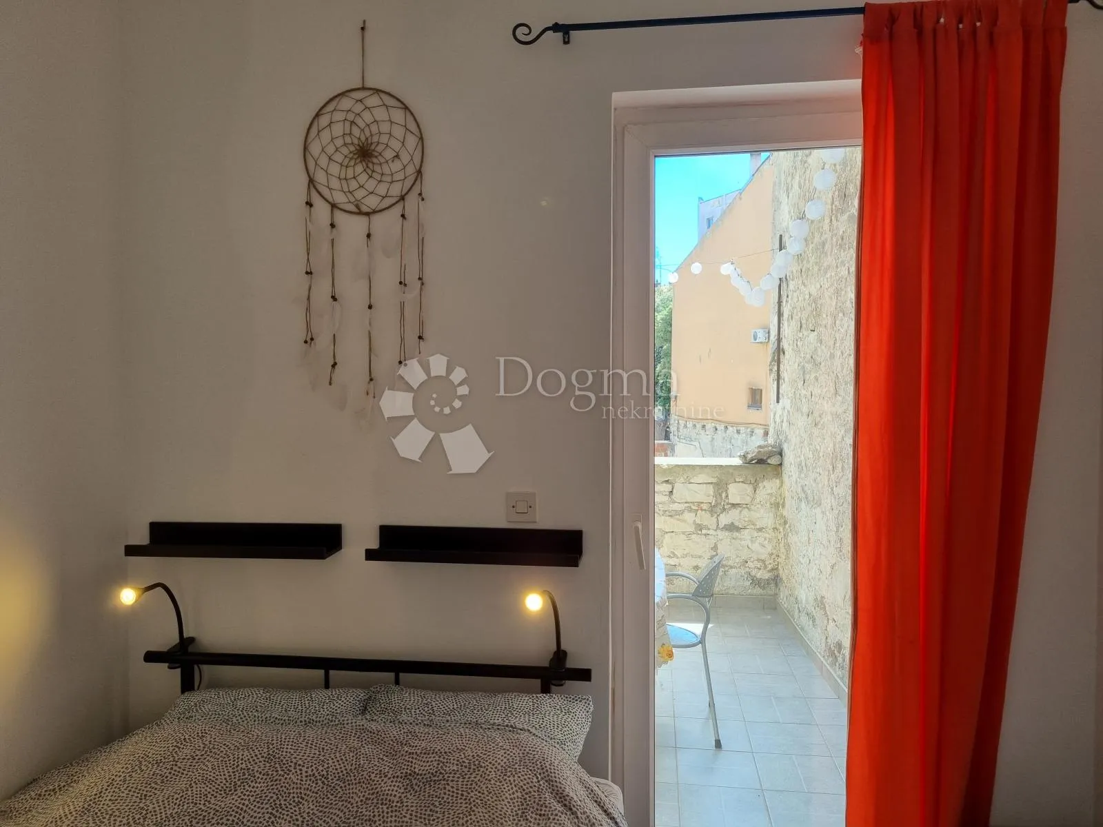 zgrada...poslovna prilika za hostel - slika 14