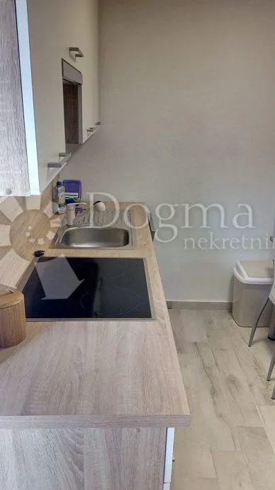 primošten, prekrasan apartman na moru - slika 5