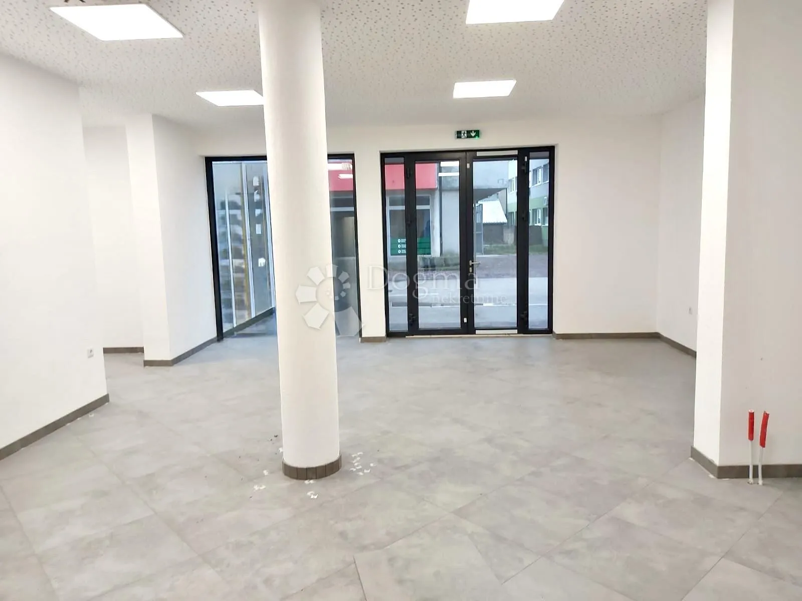 sanski most, atraktivni poslovni prostor, 504,87 m2 - slika 10