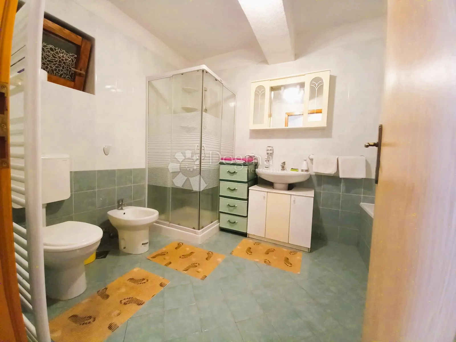 labin, etaža sa tri stambene jedinice - slika 17