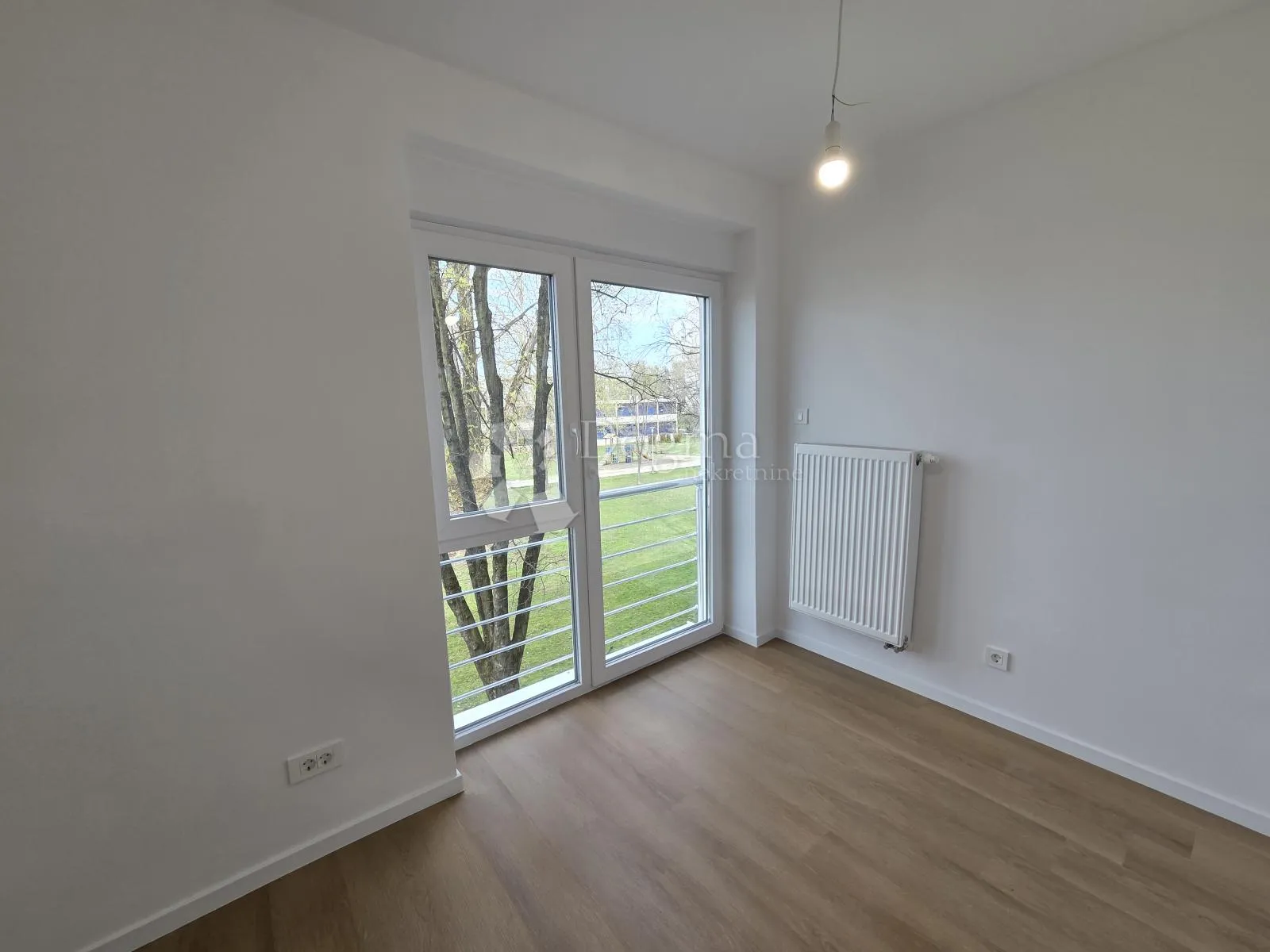 trnsko novi zagreb kompletno renovirani trosoban stan 50m2 - slika 17
