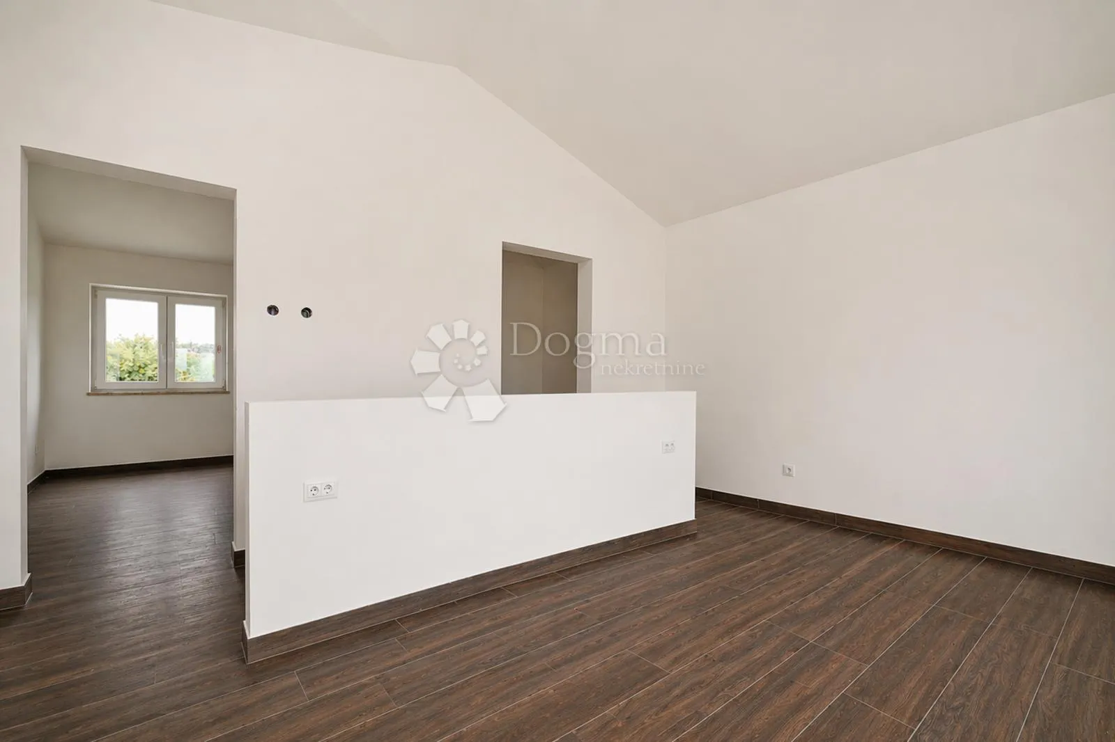 istarska vila s panoramskim otvorenim pogledom prema moru - slika 10