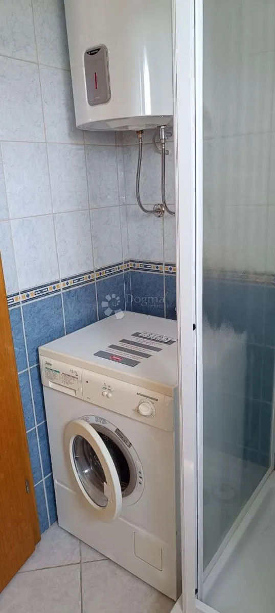 malinska, 61 m2 2s+db, balkon, parking - slika 8