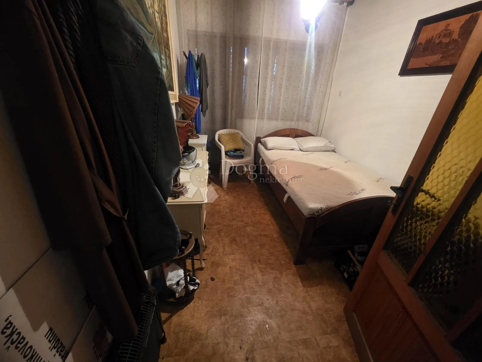 vikendica s velikom okućnicom i šumom – mir i priroda na jednom mjestu - slika 8
