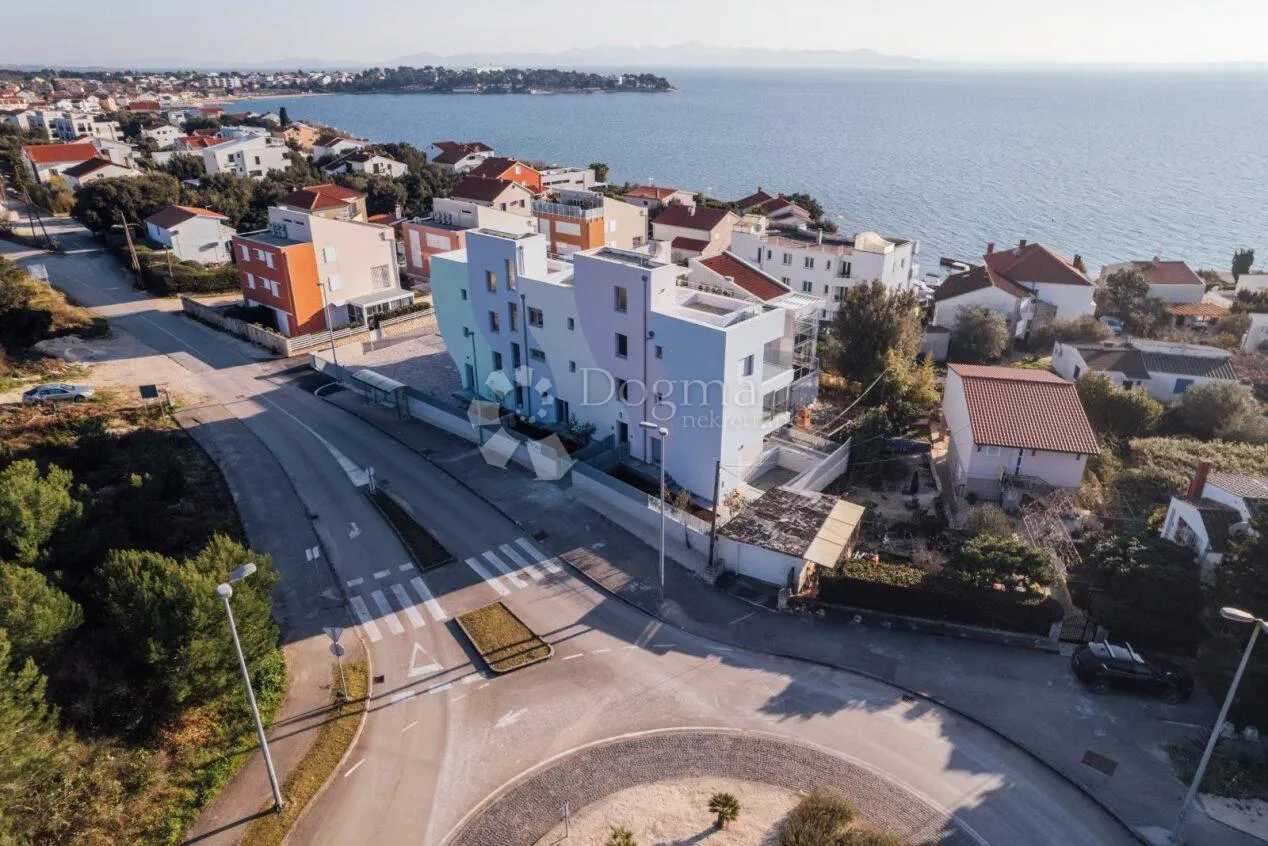 petrčane - s1 troetažni stan s pogledom na more, vrt, krovna terasa - slika 33