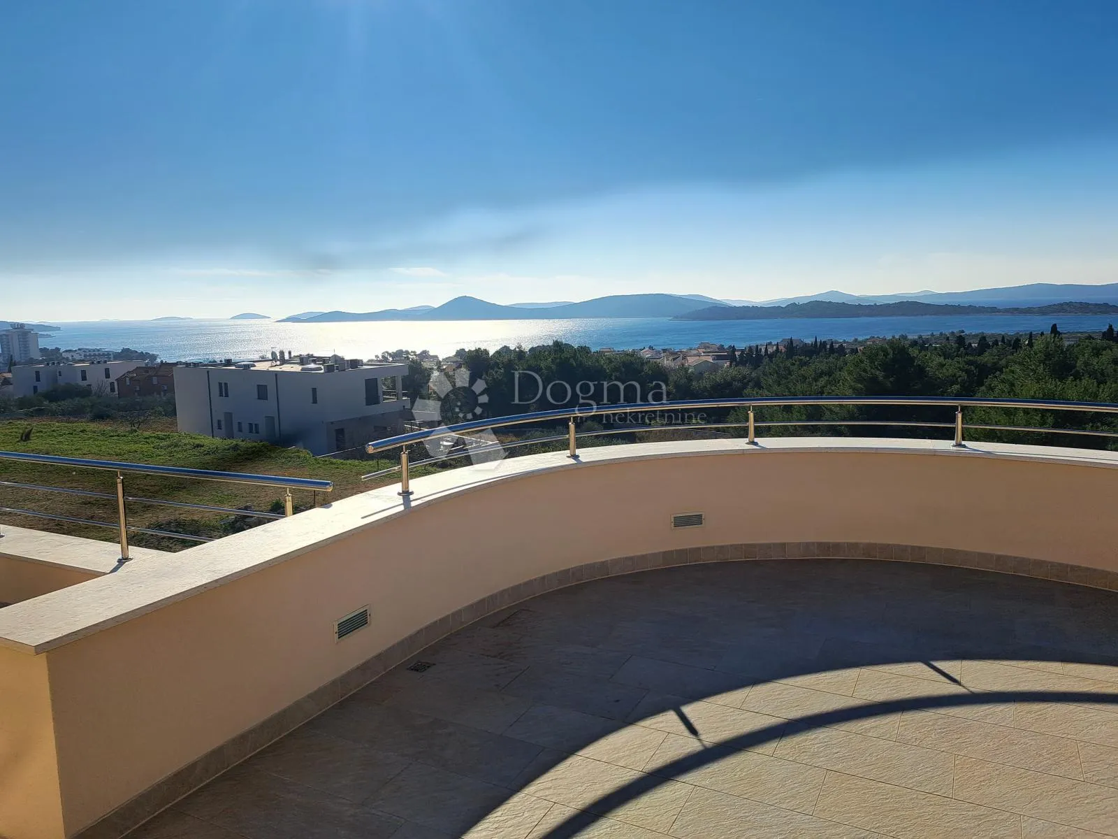 prekrasna vila s bazenom i panoramskim pogledom na more - slika 15