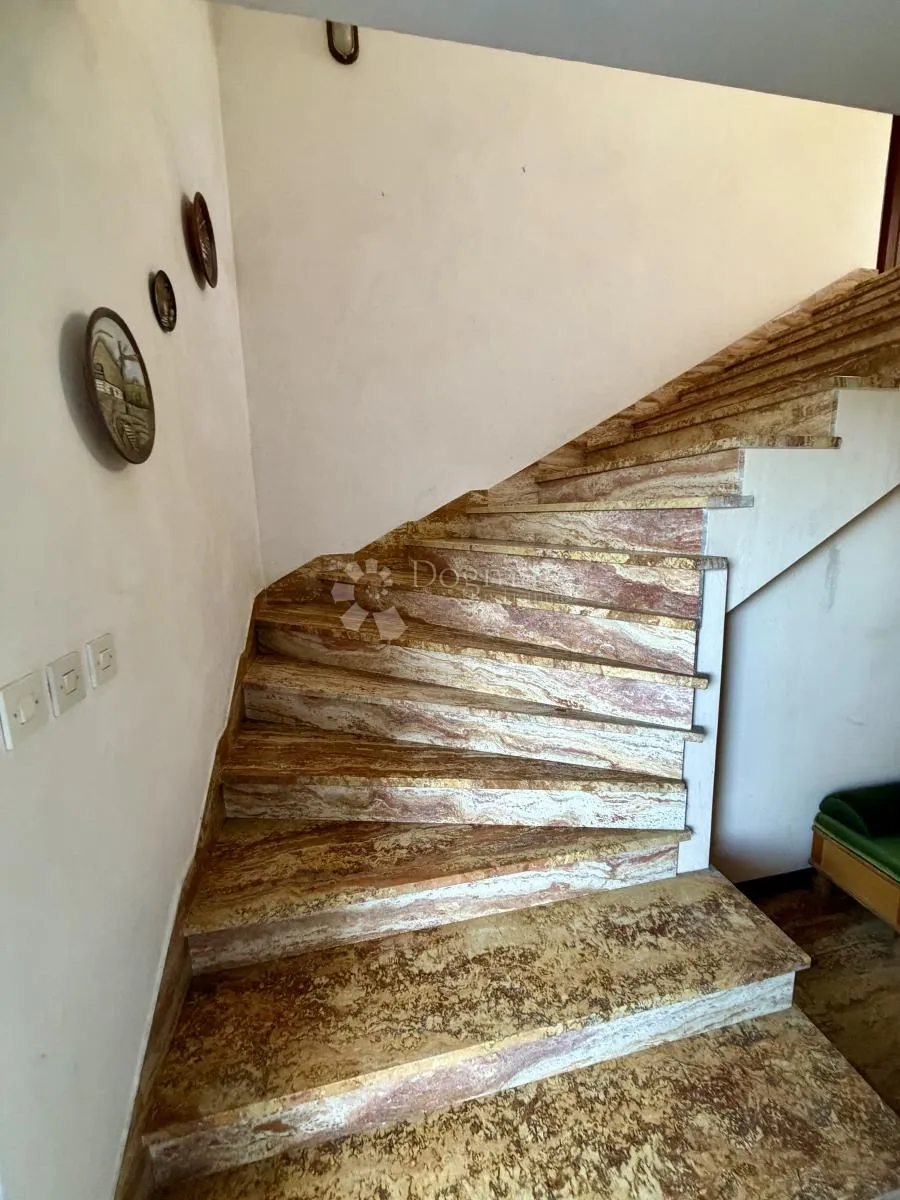 kuća s potencijalom - zarečki krov - slika 14