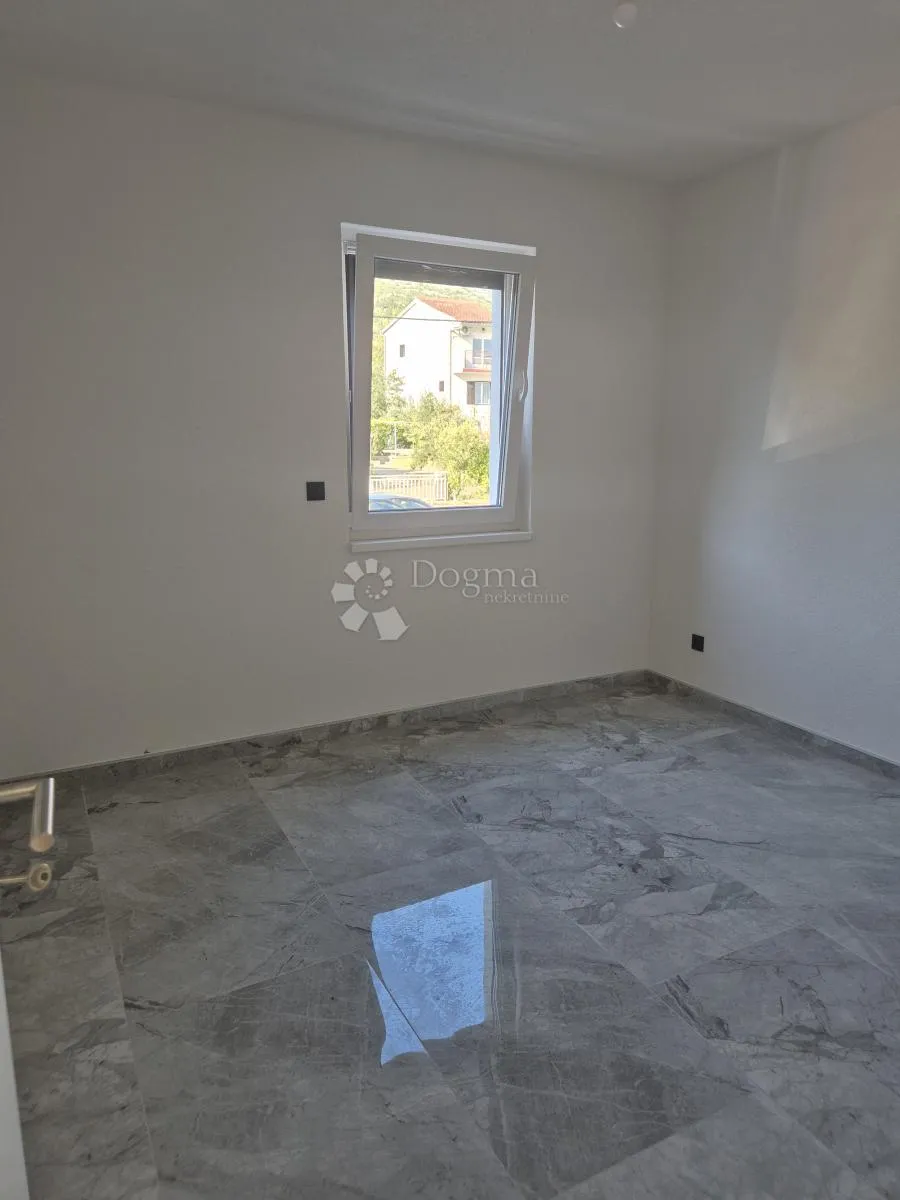 seline/starigrad - dvosoban stan 20 m od mora s2 - slika 5