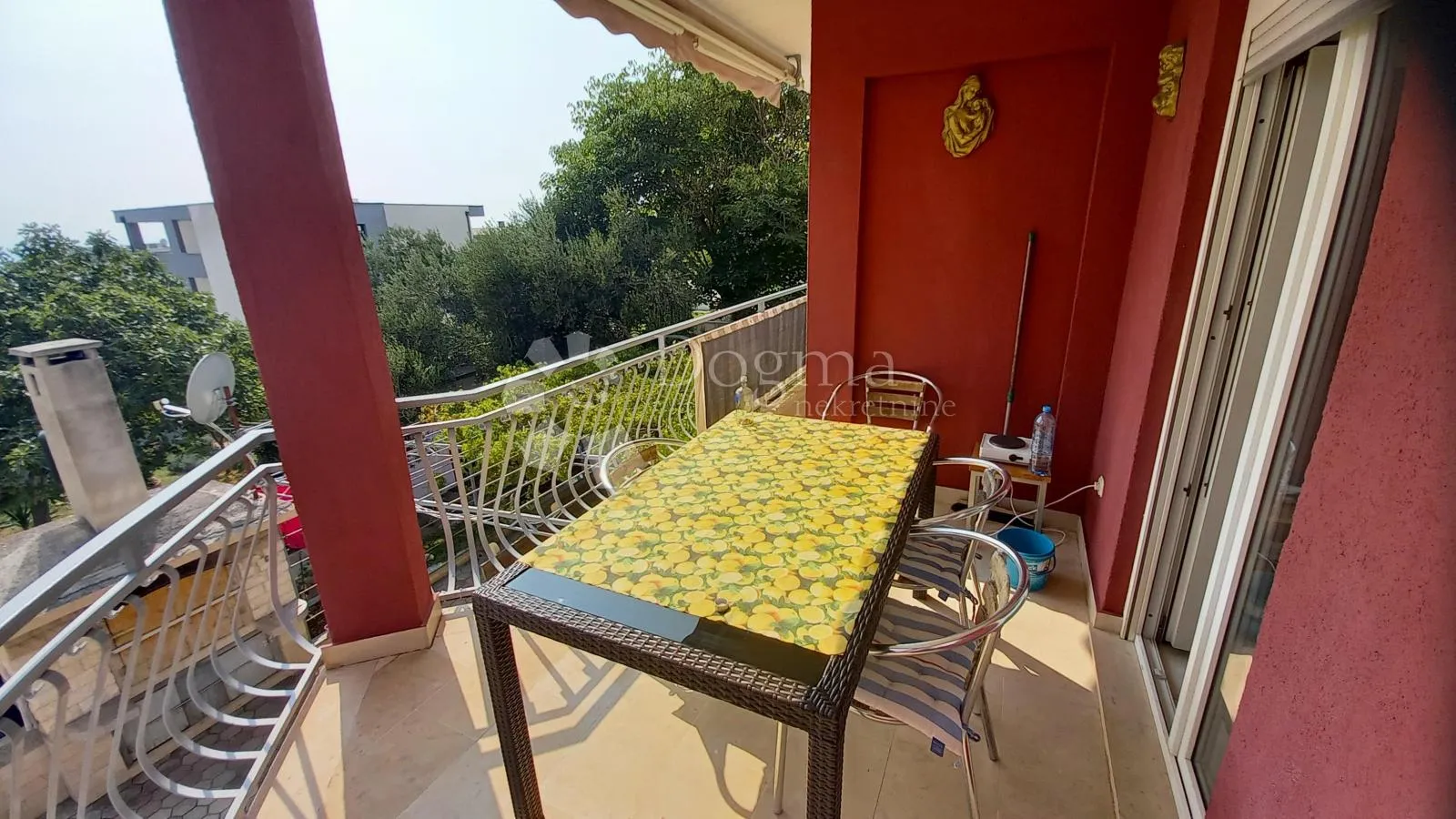 apartmanska kuća sa velikom okućnicom - slika 6