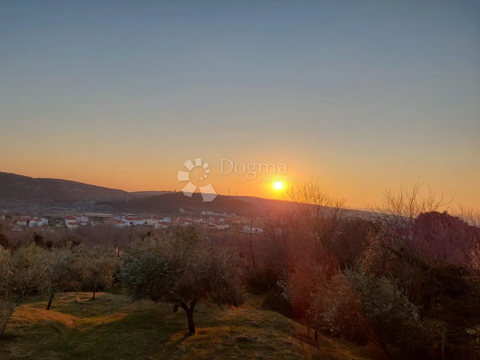 građevinski teren površine 596m2. lopar - slika 3