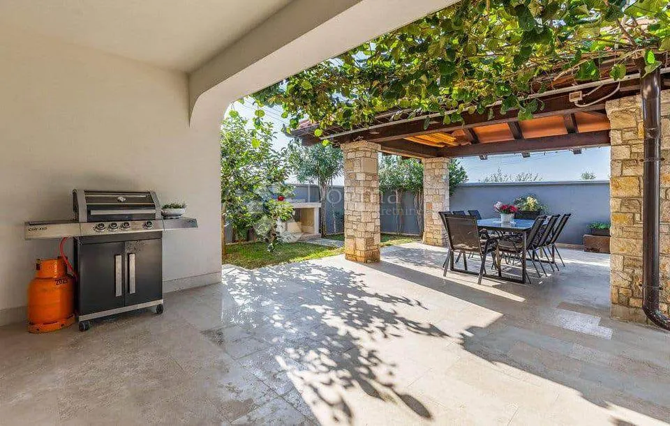 medulin, kuća sa dva apartmana na mirnoj lokaciji - slika 6