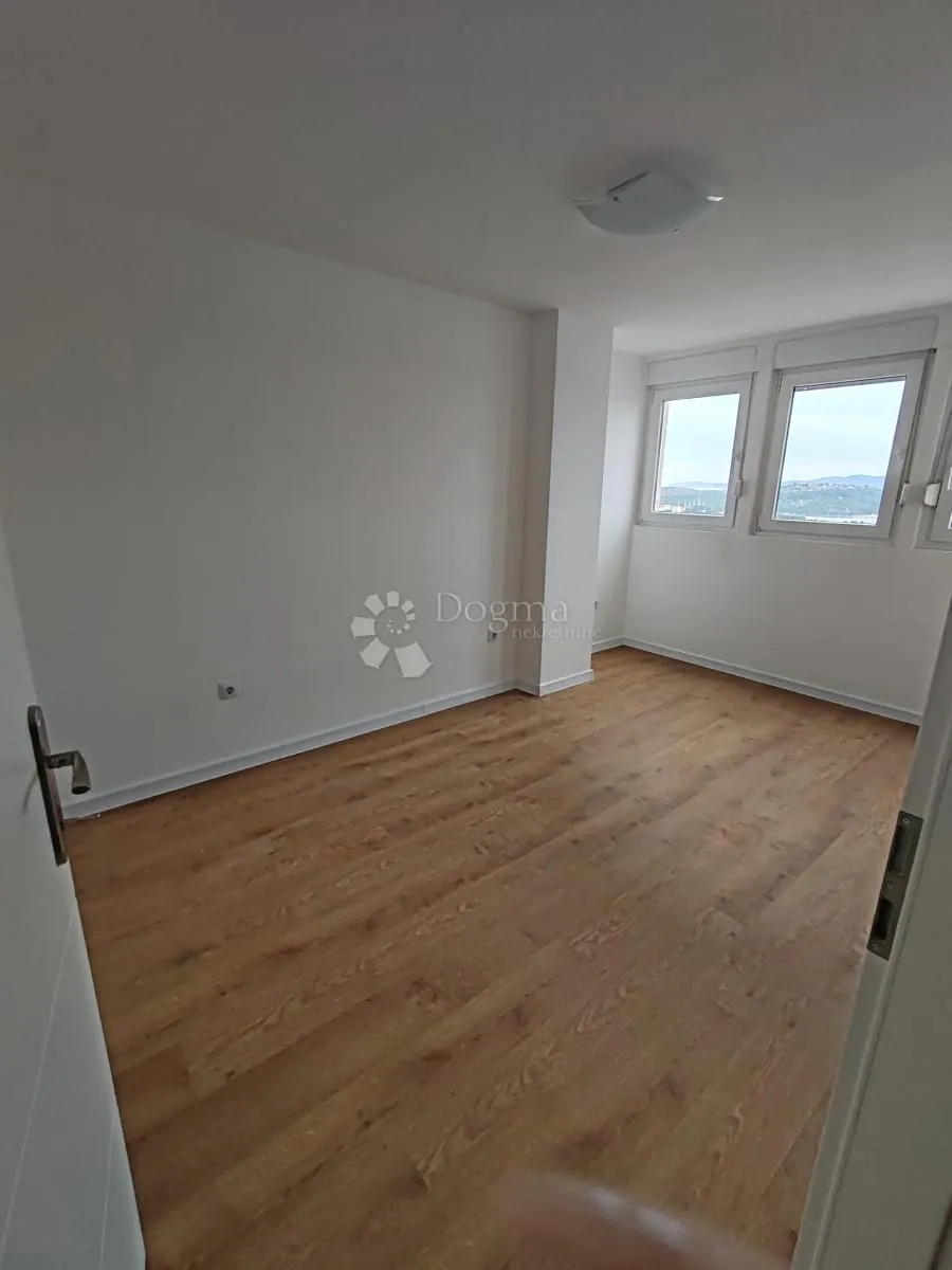 potpuno renoviran stan 62 m2 u šibeniku - baldekin - slika 15