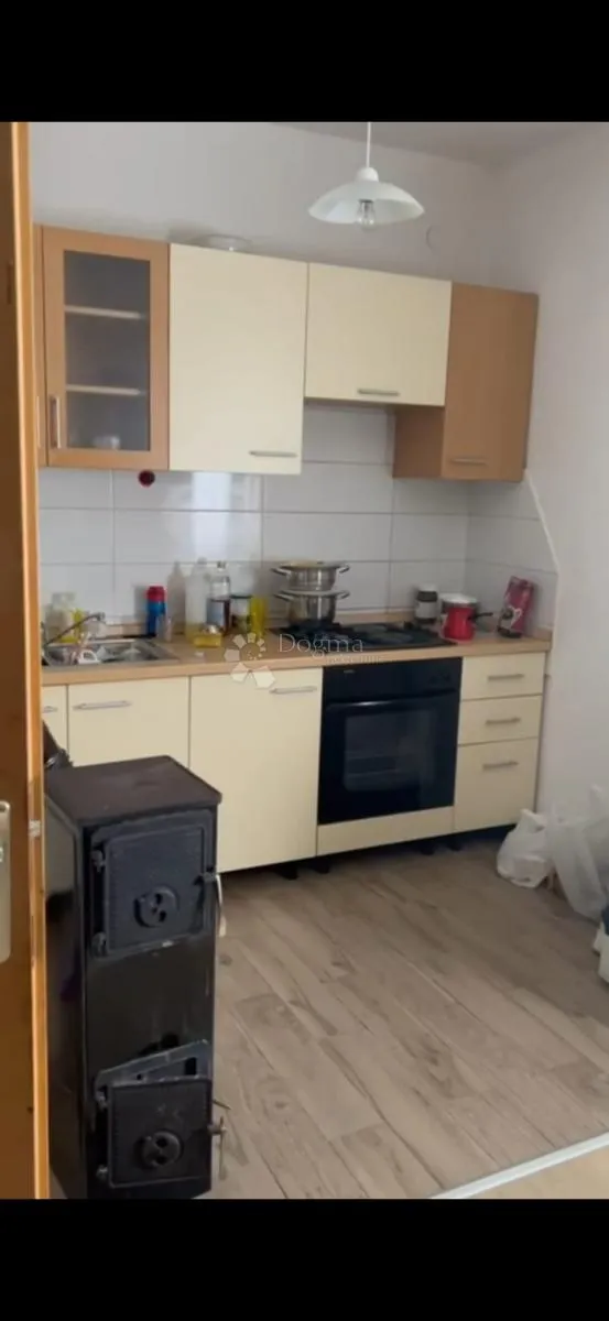 novija kućica kraj rijeke i toplica - slika 2