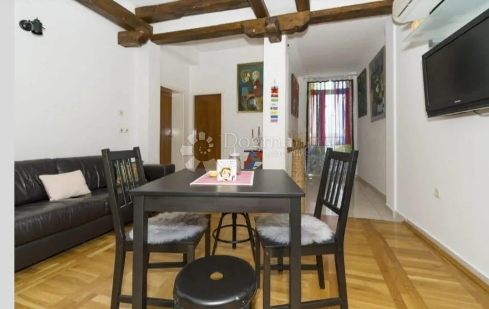 prodaja dva zasebna apartmana s pogledom na more - slika 21