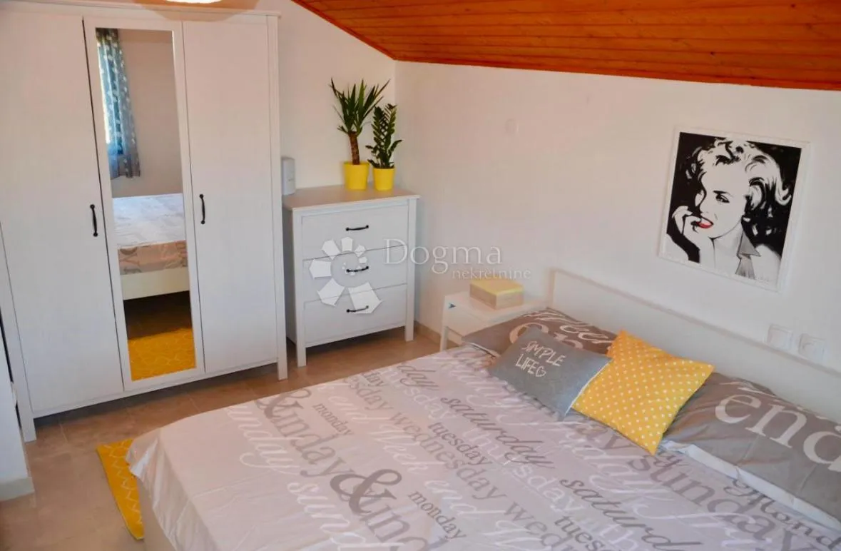 apartmanska kuća milna - slika 9