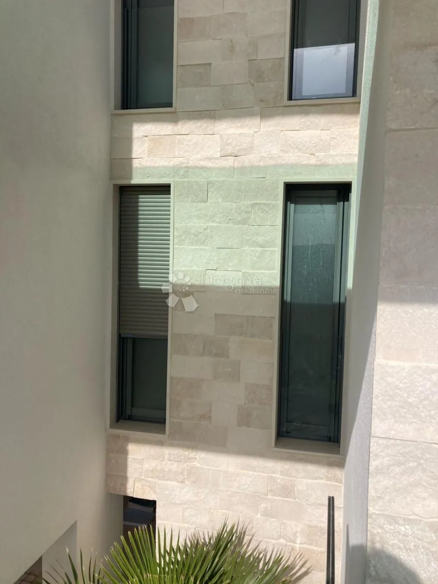 luksuzni apartman uz more b4 - slika 15