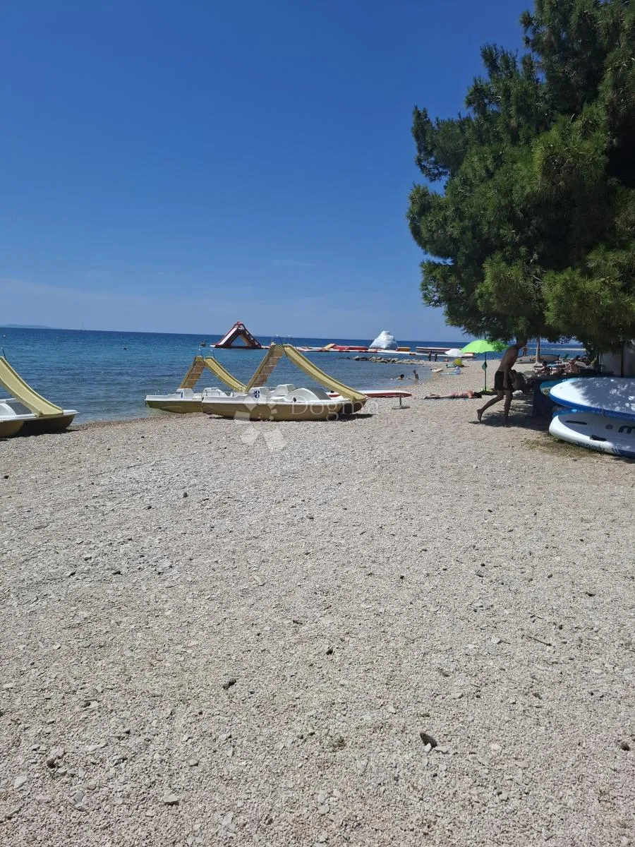 stan 130m od mora- povljana - slika 12