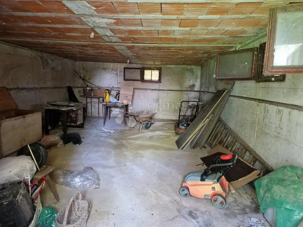 na brijegu kuća mala - slika 13