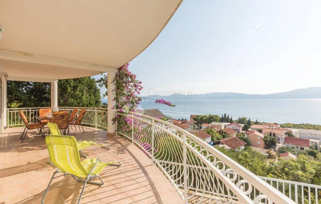 podaca – gotov posao s bazenom i 2 apartmana ★★★★★ - slika 14