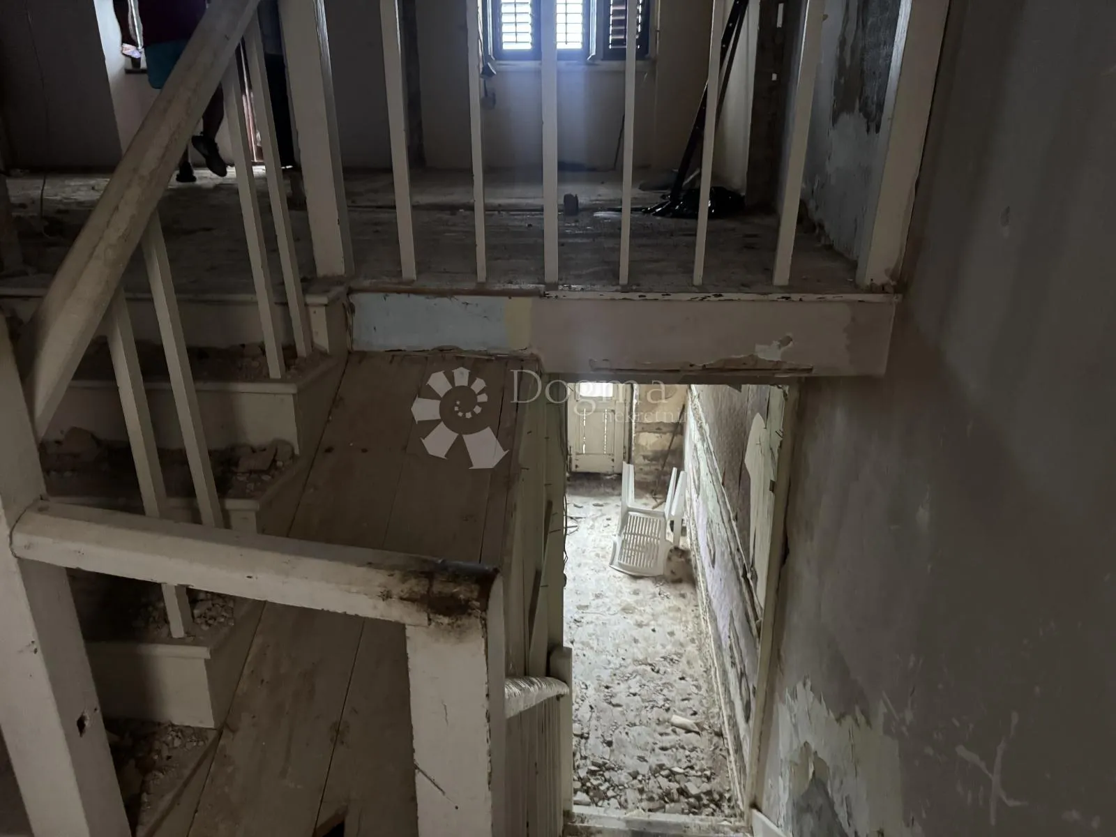starina za adaptaciju, 10 m od marine, krk - slika 5