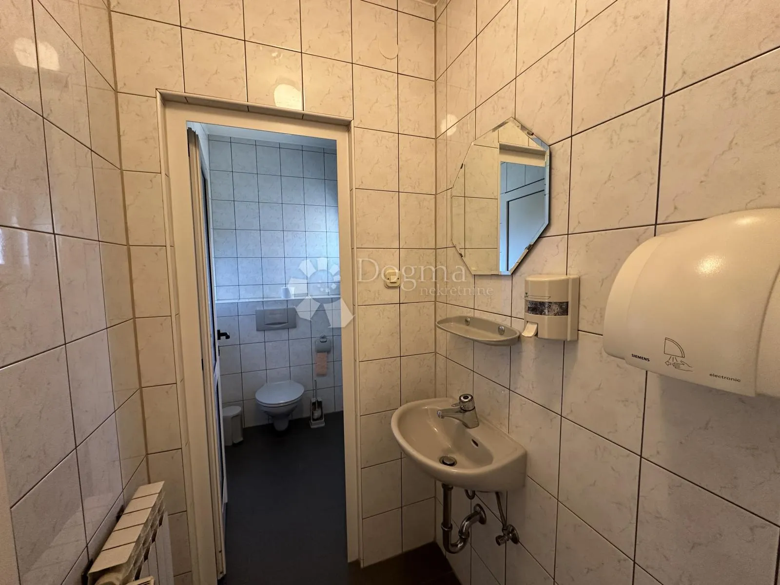 savršen poslovni prostor za urede u centru grada - slika 13