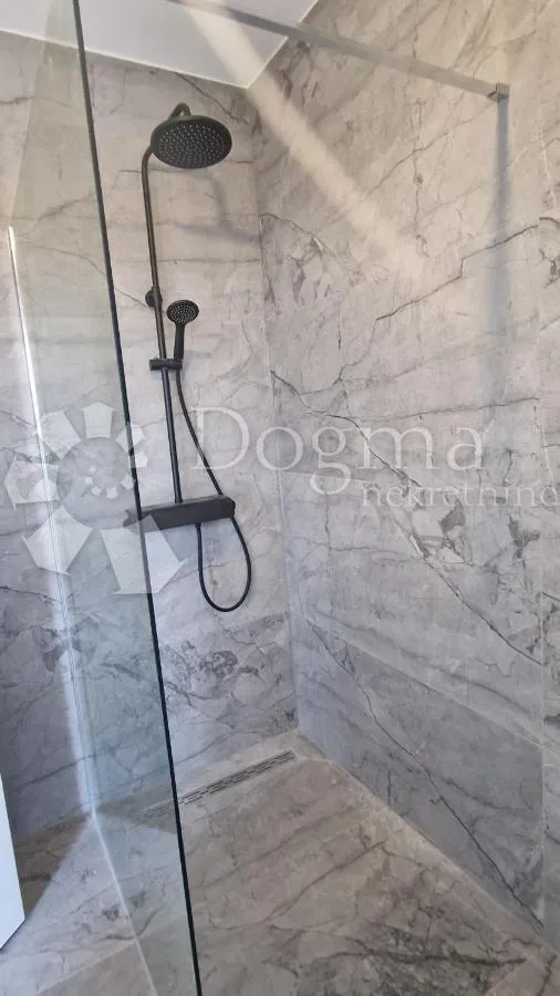 novogradnja vila s bazenom u blizini plaže jadrija 140m2 - slika 12