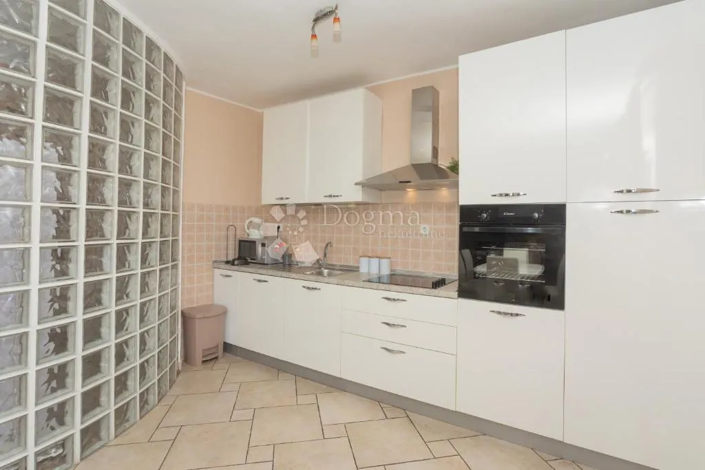 šibenik-penthouse s pogledom na more - slika 28