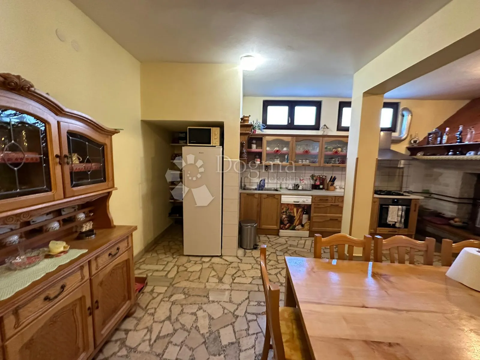apartmanska kuća na 50 metara do mora - slika 50