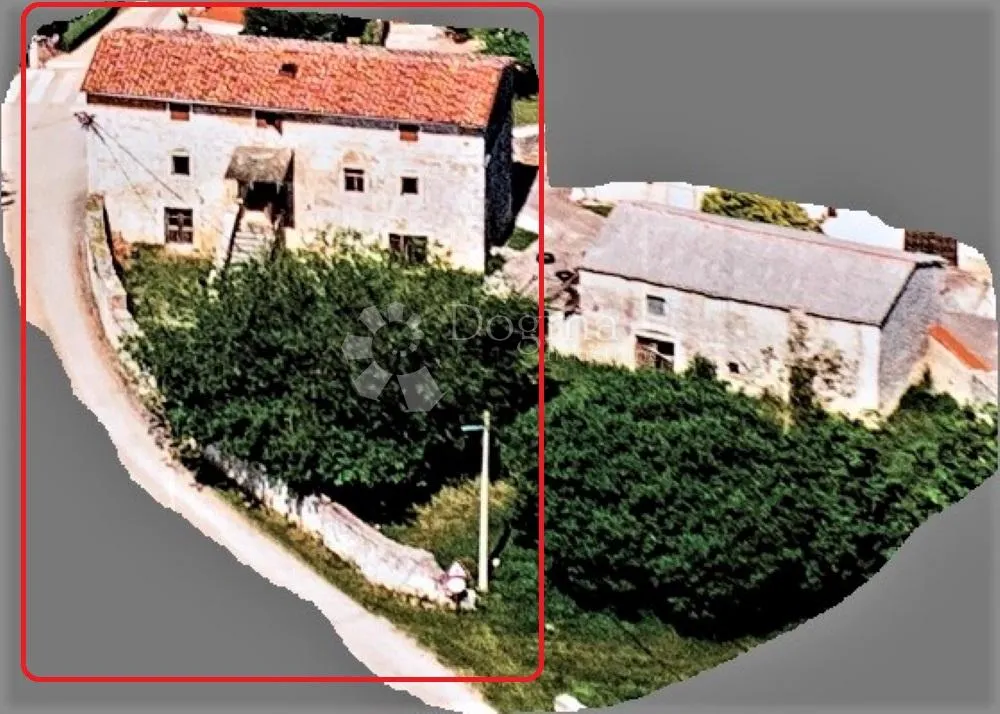 svetvinčenat – kamena trokatnica s originalnim detaljima - slika 2