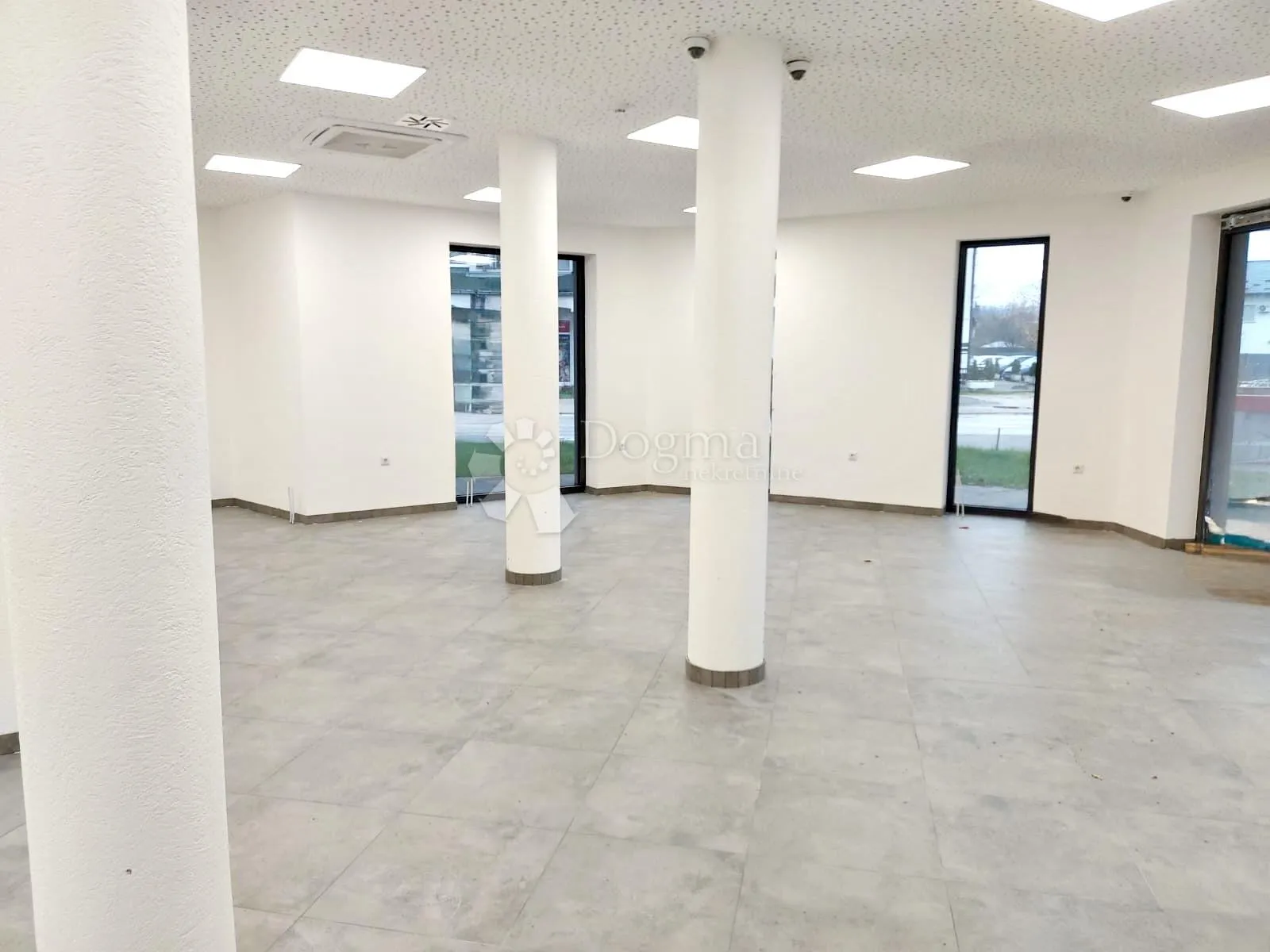 sanski most, atraktivni poslovni prostor, 504,87 m2 - slika 6
