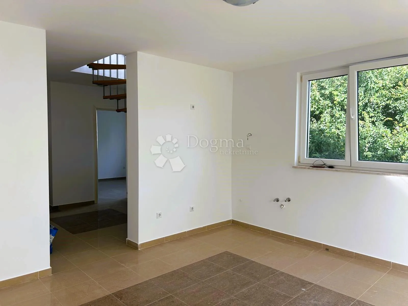 mir i more – apartman na dvije etaže - slika 7