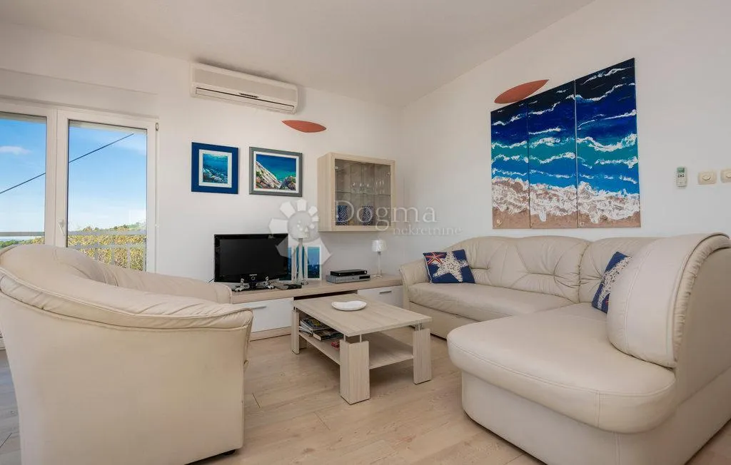 podaca – gotov posao s bazenom i 2 apartmana ★★★★★ - slika 10
