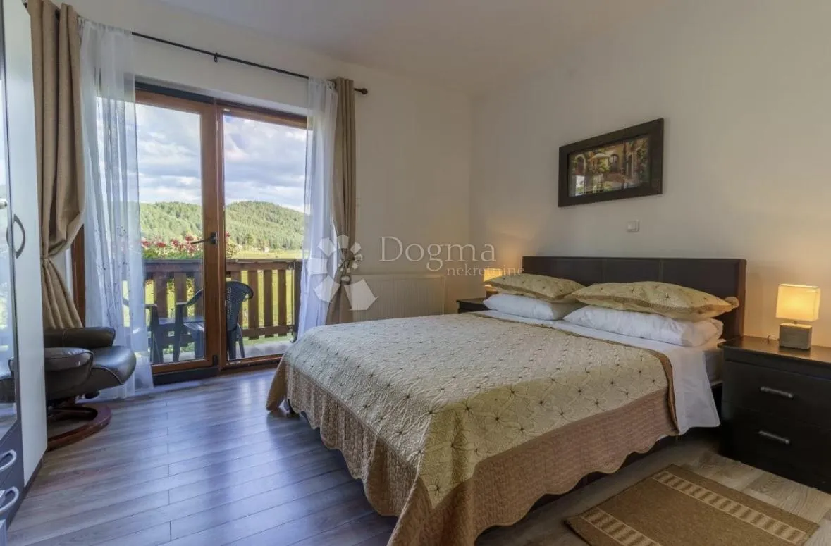 resort u srcu like nadomak plitvica - uhodan posao !!! - slika 20