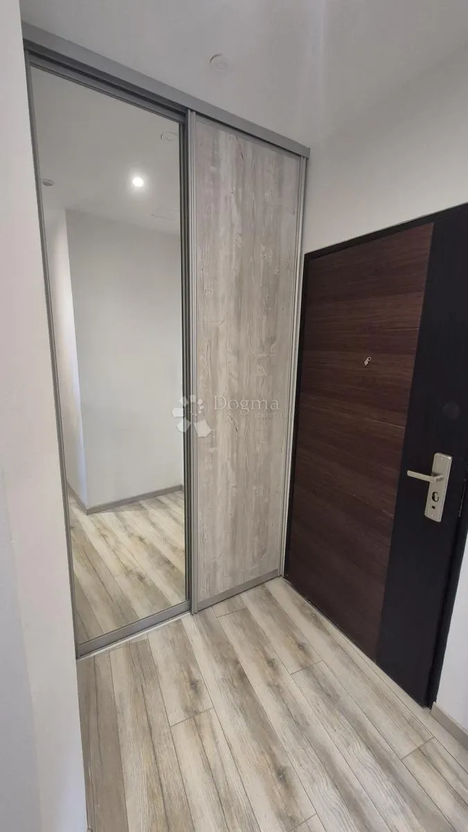 dvosobni stan u centru pule površine 72,83 m2 - slika 21