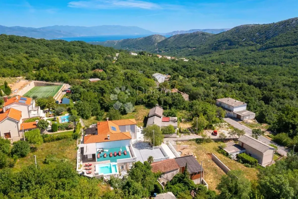 bribir, fenomenalna vila sa bazenom - slika 2