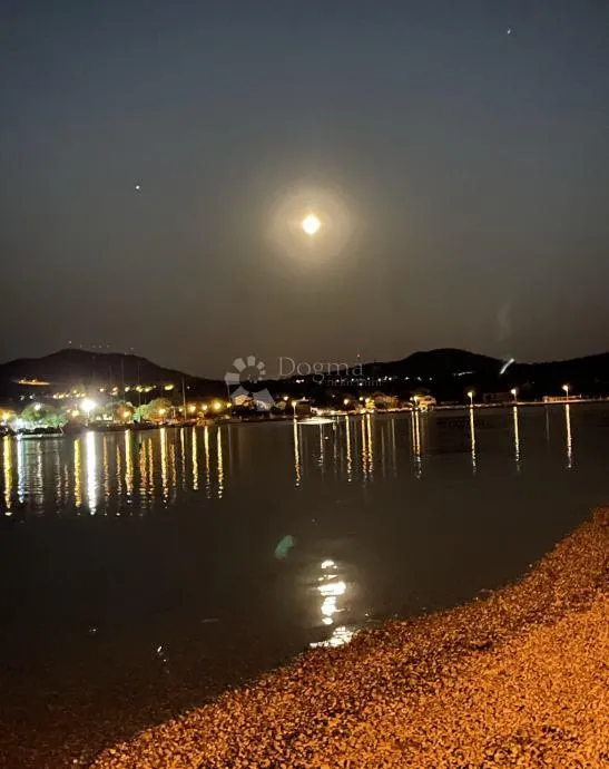 predivna kuća prvi red do mora - slika 9