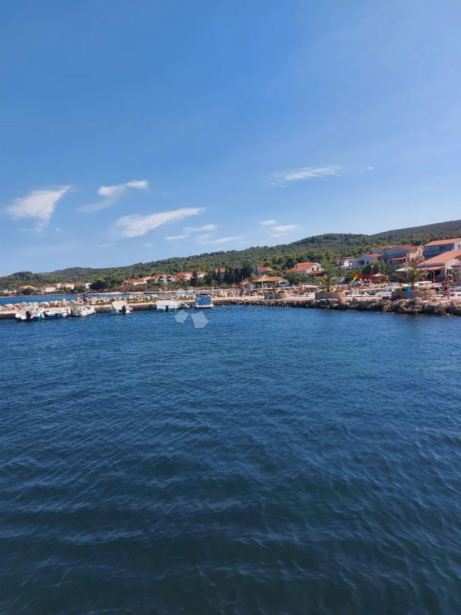 atraktivno građevinsko zemljište prvi red do mora - slika 9