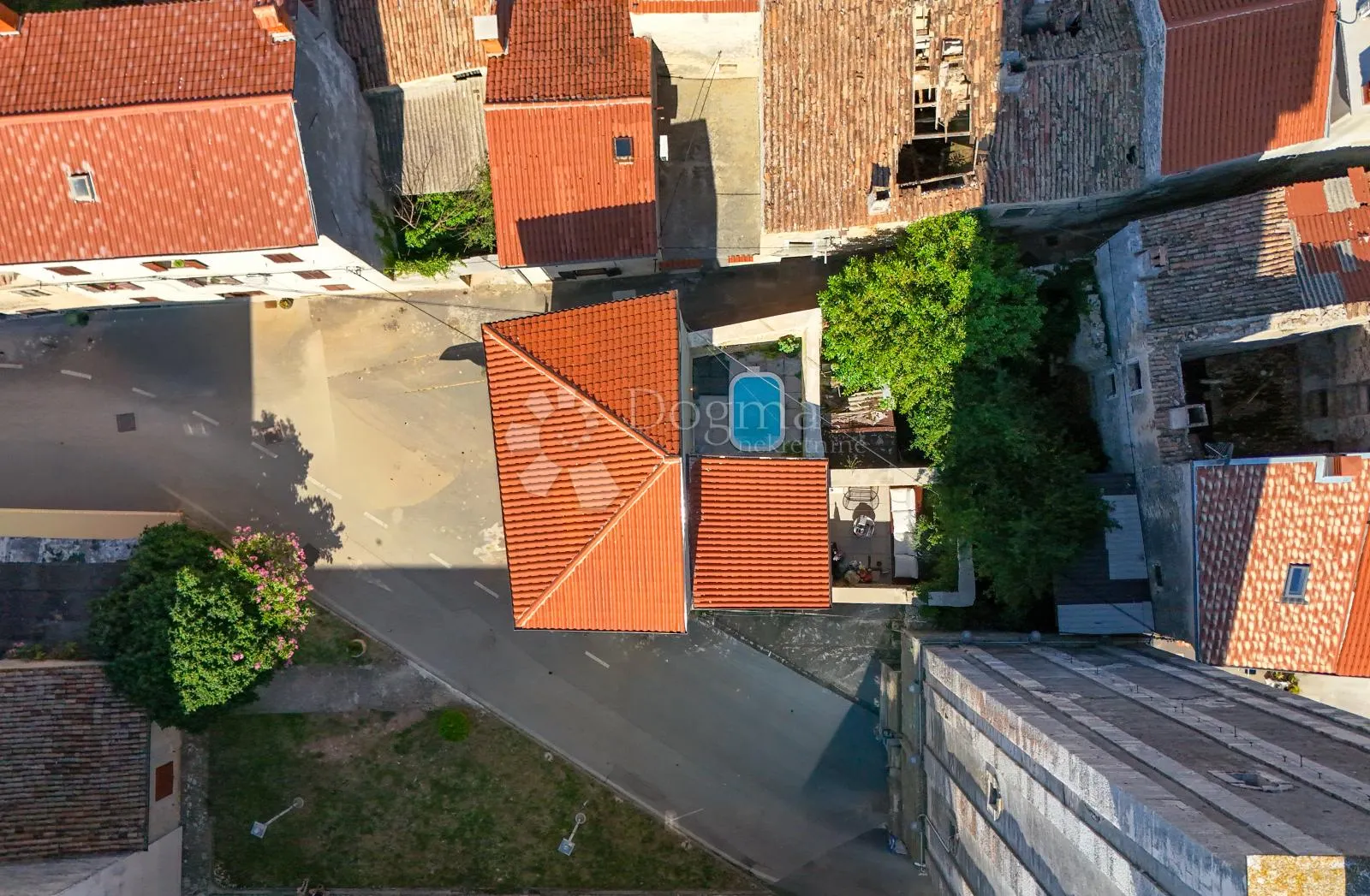 rijetkost na tržištu! dizajnerska vila s bazenom u srcu vodnjana - slika 24