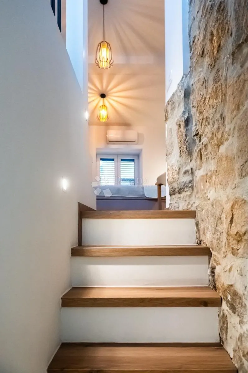 renovirana kamena kuća u radunici - slika 5