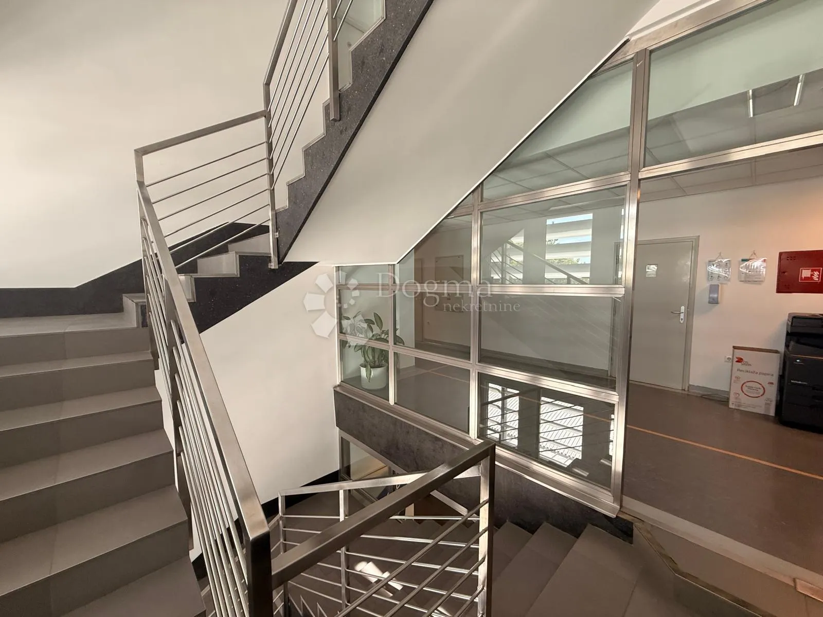 folnegovićevo naselje, zakup uredskog prostora 652 m2 - slika 6